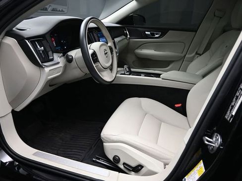 Used 2024 Volvo V60 B5 Cross Country Plus image 17