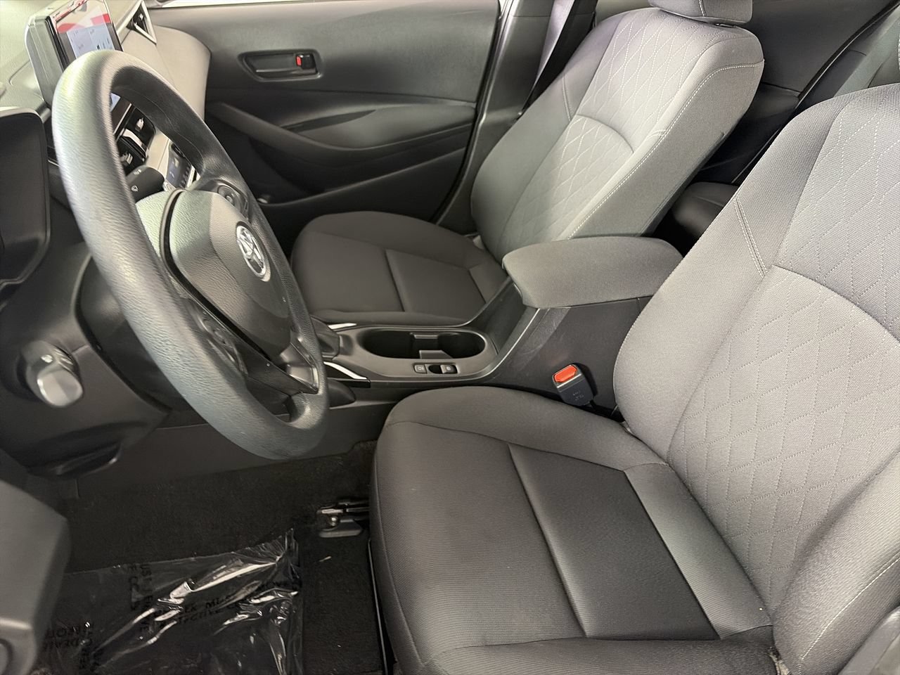 Used 2025 Toyota Corolla LE FWD image 19