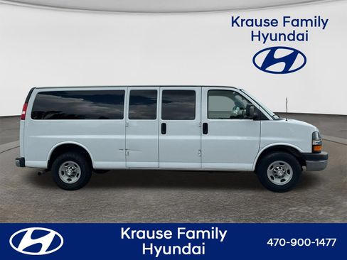 Used 2017 Chevrolet Express 3500 LT w/ LT Preferred Equipment Group RWD image 8