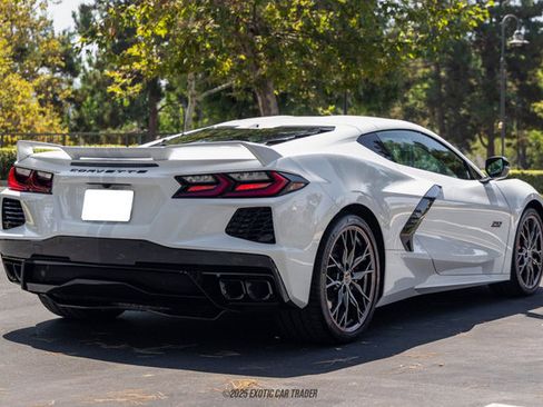 Used 2023 Chevrolet Corvette Stingray Premium Cpe w/ Z51 Performance Package image 18