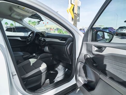 Used 2022 Ford Escape SE FWD image 12