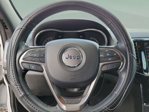 Used 2021 Jeep Grand Cherokee Freedom Edition AWD/4WD image 17