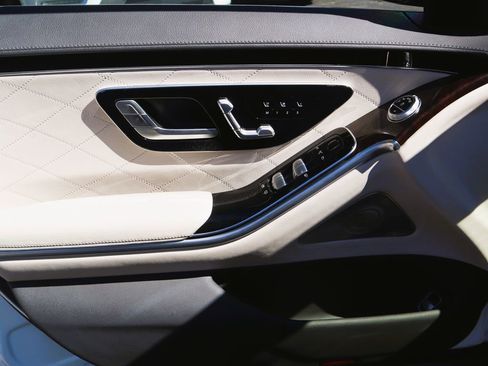 Used 2023 Mercedes-Benz S 580 4MATIC Sedan image 18