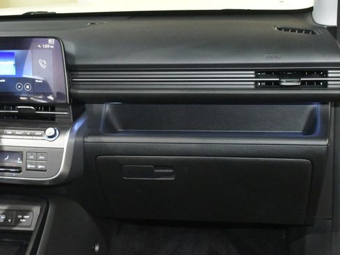 Used 2024 Hyundai Kona Limited image 24