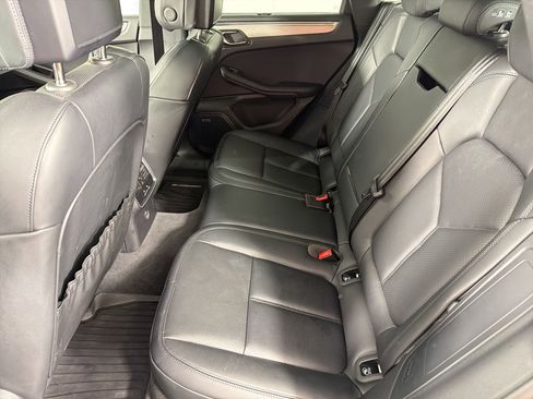 Certified 2026 Porsche Macan image 15