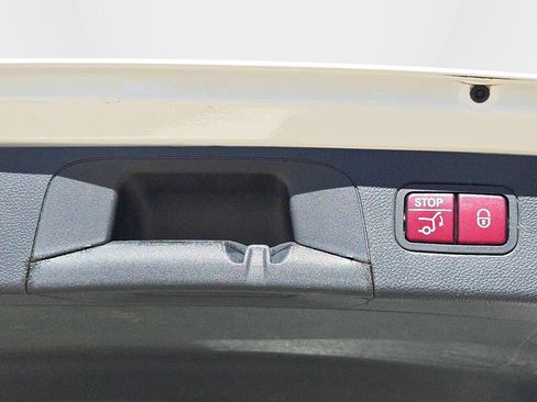 Used 2022 Mercedes-Benz GLC 300 4MATIC image 17