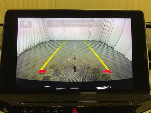 Used 2024 Jeep Compass Latitude image 9