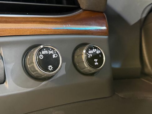 Used 2020 Cadillac Escalade ESV Premium Luxury AWD/4WD image 28