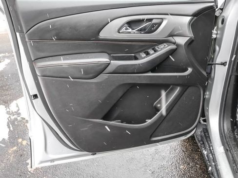 Used 2018 Chevrolet Traverse LT image 25