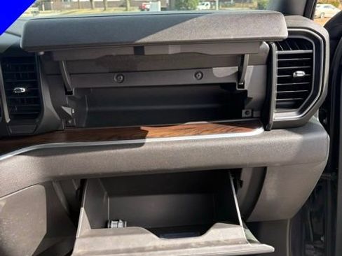 Used 2022 GMC Sierra 1500 SLT image 32