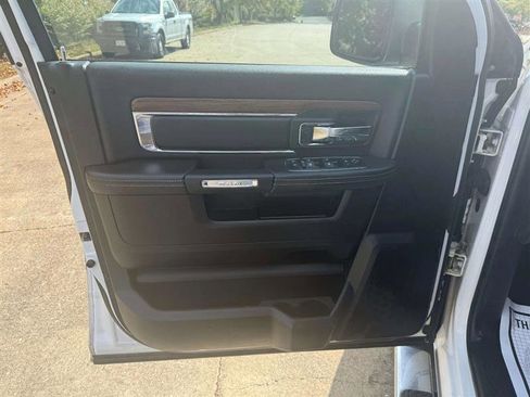 Used 2014 RAM 1500 Laramie image 18