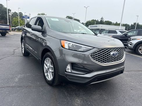 Used 2024 Ford Edge SEL w/ Convenience Package AWD/4WD image 4
