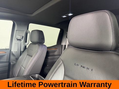 Used 2025 GMC Sierra 1500 Denali AWD/4WD image 12