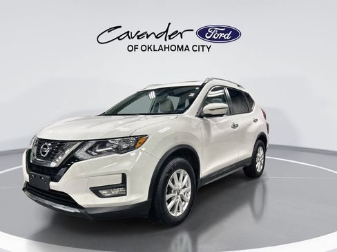 Used 2017 Nissan Rogue SV AWD/4WD image 4