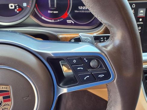 Used 2018 Porsche Panamera RWD image 36
