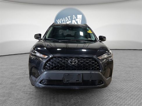 Used 2022 Toyota Corolla Cross LE image 9