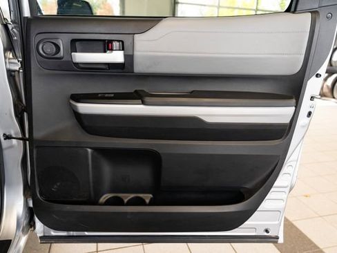 Used 2019 Toyota Tundra Limited w/ Limited Premium Package AWD/4WD image 30