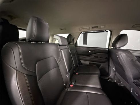 Used 2024 Nissan Pathfinder SL image 41