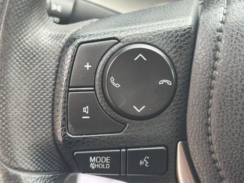 Used 2017 Toyota RAV4 LE FWD image 29