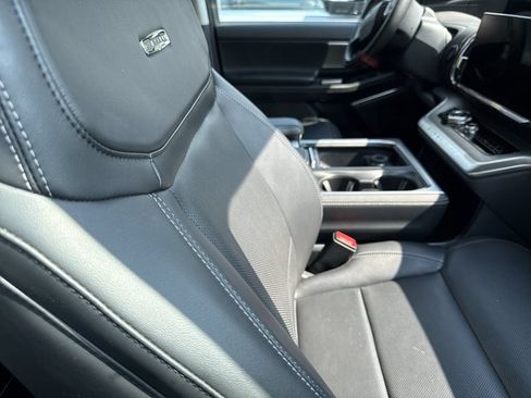 Used 2025 Ford Expedition Platinum w/ Driver's Package AWD/4WD image 20