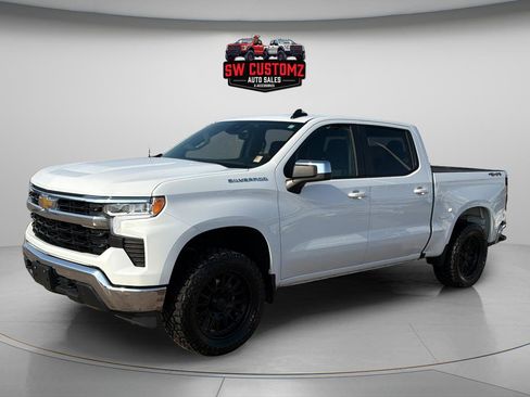 Used 2025 Chevrolet Silverado 1500 LT image 3
