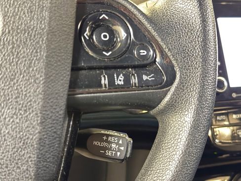 Used 2021 Toyota Prius LE image 31