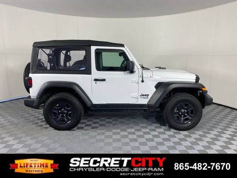 Used 2021 Jeep Wrangler Sport AWD/4WD image 8