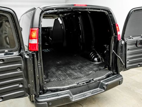 Used 2019 Chevrolet Express 2500 w/ Driver Convenience Package image 32