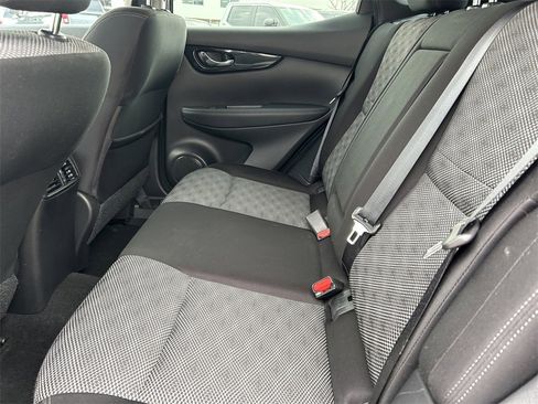 Used 2020 Nissan Rogue Sport SV image 15