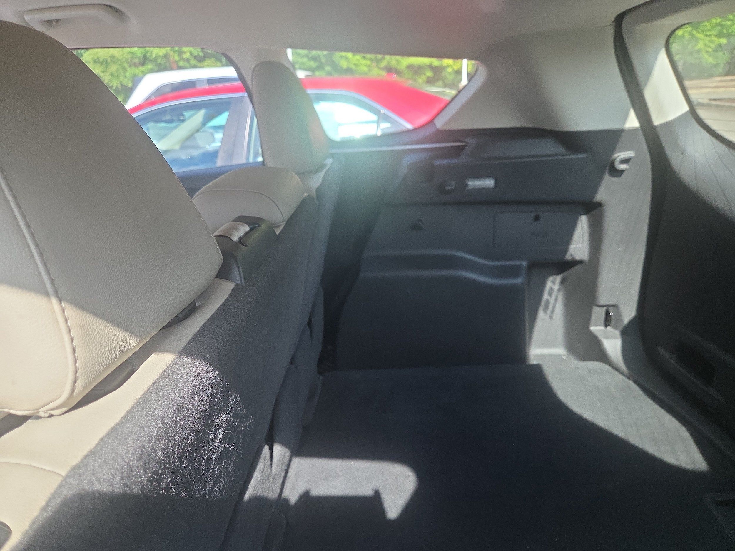Used 2017 Ford Escape SE w/ SE Leather Comfort Package FWD image 11