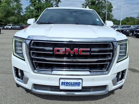 Used 2022 GMC Yukon SLT w/ SLT Premium Package AWD/4WD image 9