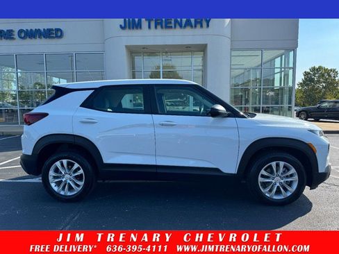 Used 2022 Chevrolet TrailBlazer LS FWD image 1