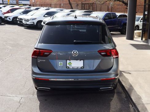 Used 2021 Volkswagen Tiguan SE image 10
