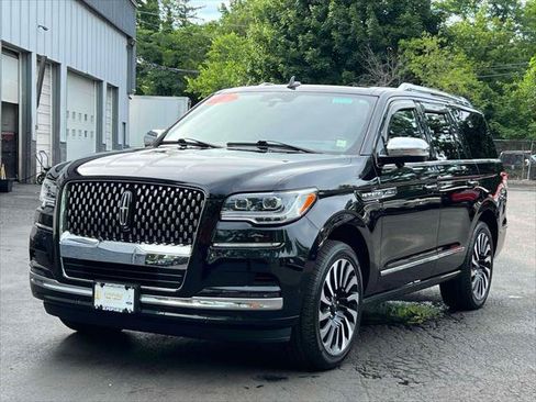 Used 2024 Lincoln Navigator Black Label AWD/4WD image 3