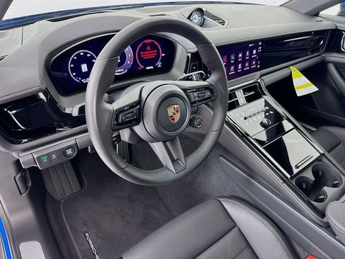 Certified 2025 Porsche Panamera RWD image 4