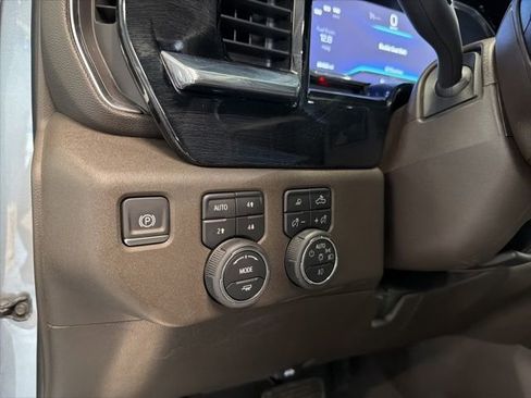 Certified 2024 Chevrolet Silverado 2500 LTZ w/ LTZ Convenience Package image 21