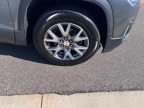 Used 2020 GMC Acadia SLT image 2