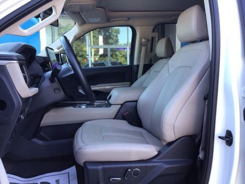 Used 2024 Ford Expedition Limited RWD image 10