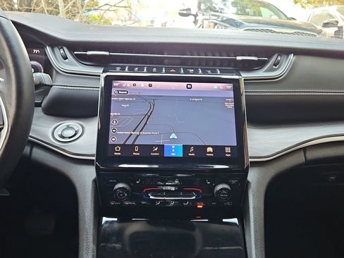 Used 2022 Jeep Grand Cherokee L Limited image 16