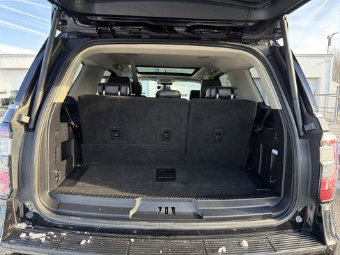 Used 2019 Ford Expedition Platinum image 30