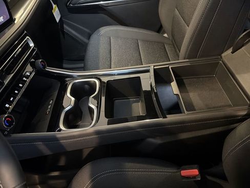 New 2026 Chevrolet Traverse LT w/ Midnight/Sport Edition FWD image 25