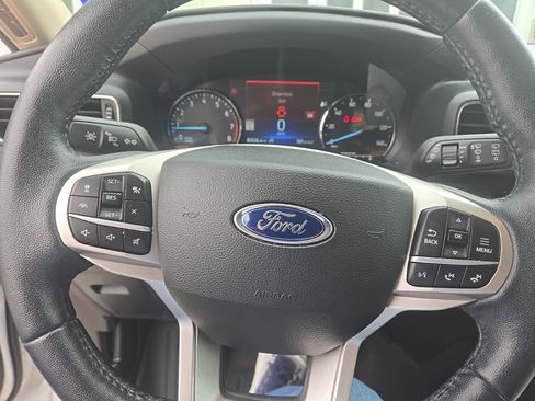 Used 2022 Ford Explorer XLT w/ Equipment Group 202A image 15