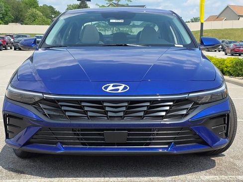 Certified 2025 Hyundai Elantra Limited image 19