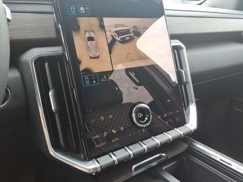 New 2026 GMC Acadia Denali w/ Super Cruise Package image 19