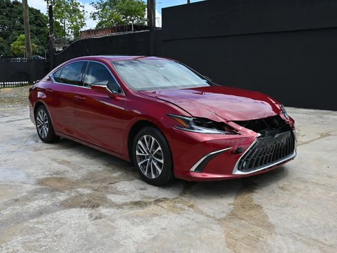 Used 2023 Lexus ES 300h w/ Premium Package FWD image 2