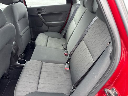 Used 2010 Ford Focus SE FWD image 13