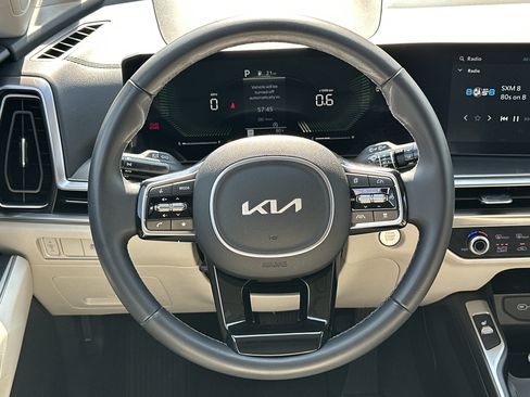 Used 2025 Kia Sorento S FWD image 24