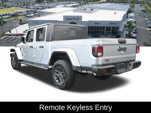 Certified 2024 Jeep Gladiator Sport image 4