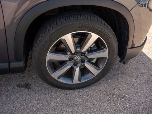 Used 2025 Honda Pilot Elite image 9