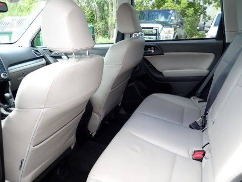 Used 2016 Subaru Forester 2.5i Touring w/ Eyesight & Navigation System AWD/4WD image 9